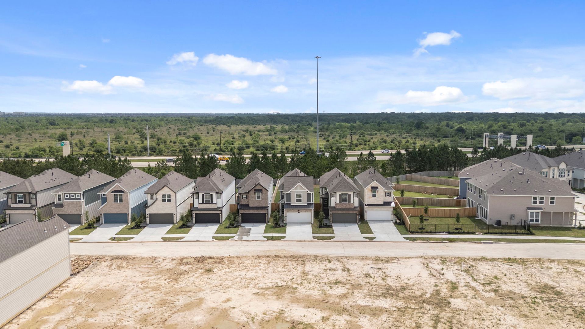 CHS-ChantillyII-HOW-BridgelandChateau-12726-Grayson-County-Dr_31.jpg