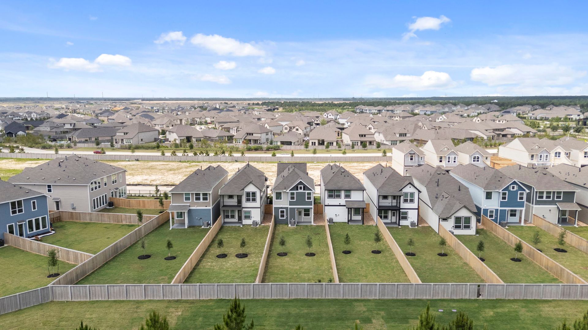 CHS-ChantillyII-HOW-BridgelandChateau-12726-Grayson-County-Dr_32.jpg