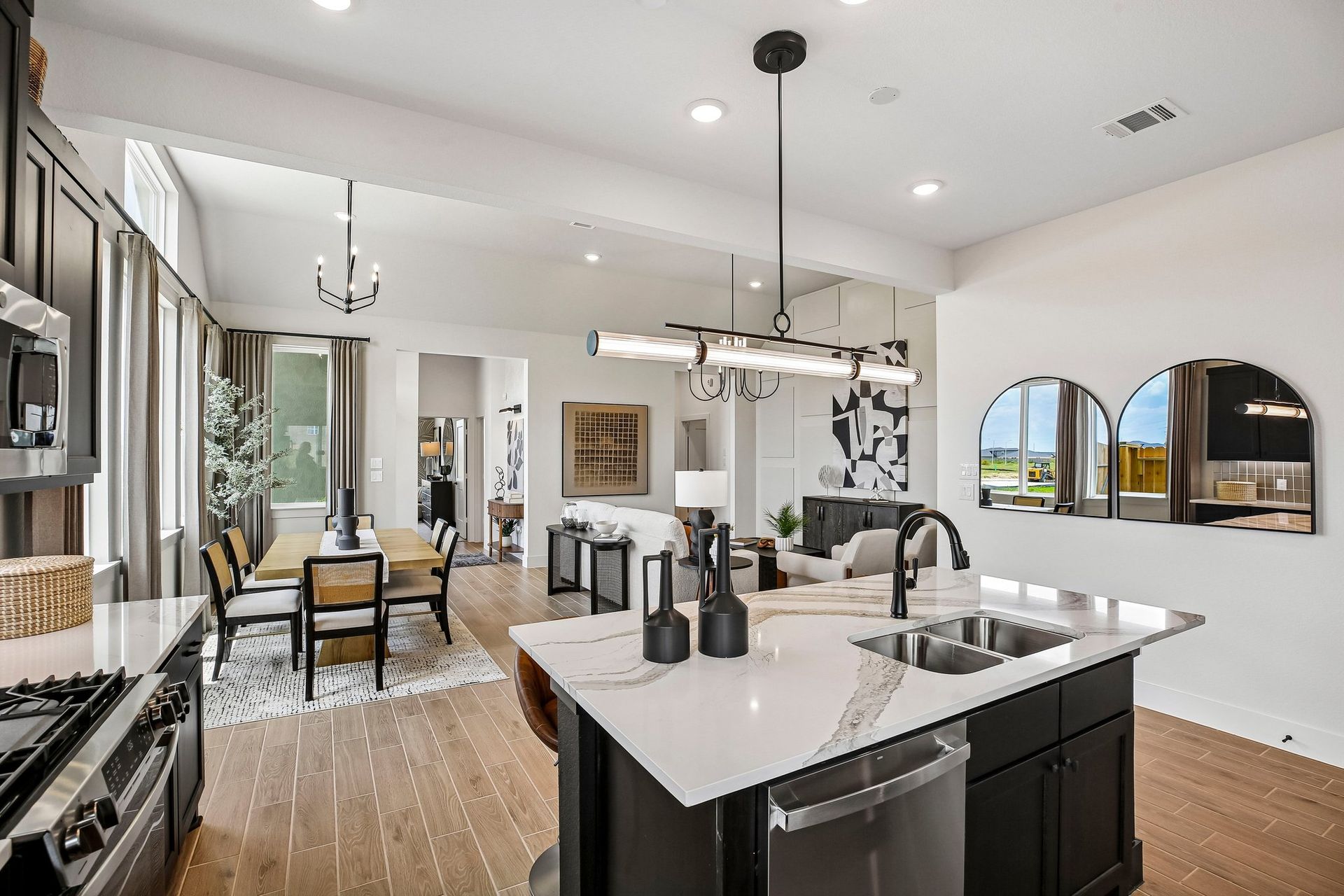 13-web-or-mls-Justin Dale Ln-S0708-013.jpg
