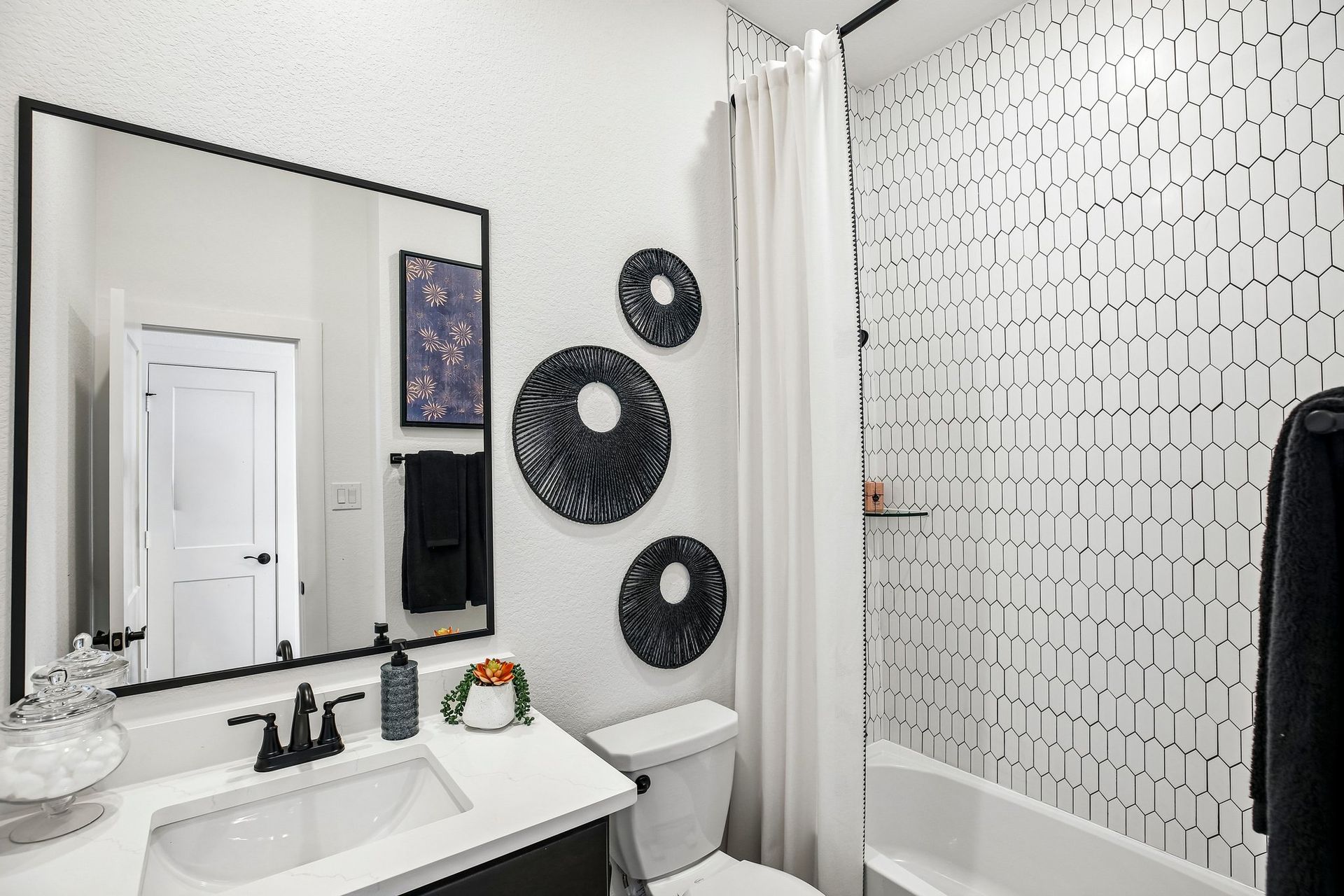 17-web-or-mls-Justin Dale Ln-S0708-017.jpg