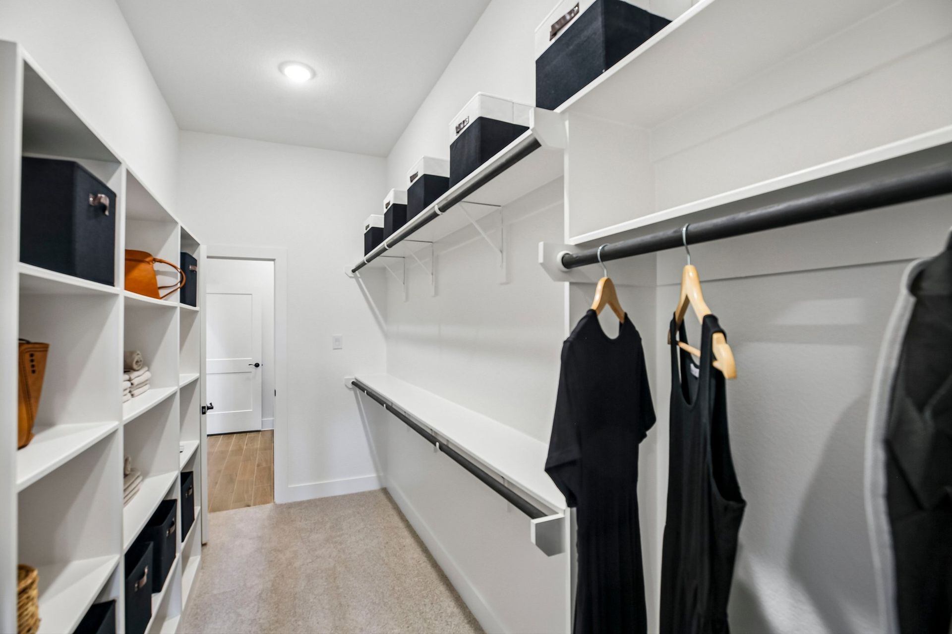 27-web-or-mls-Justin Dale Ln-S0708-027.jpg