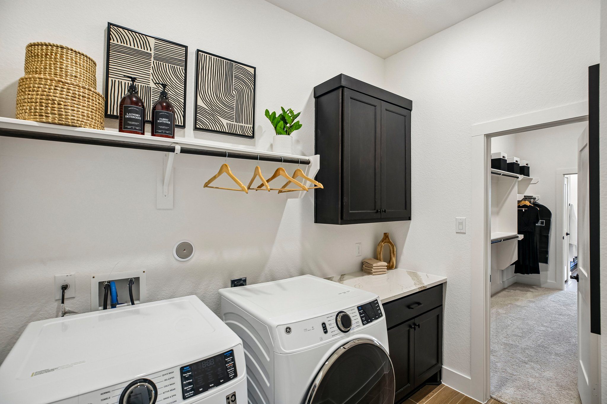 28-web-or-mls-Justin Dale Ln-S0708-028.jpg