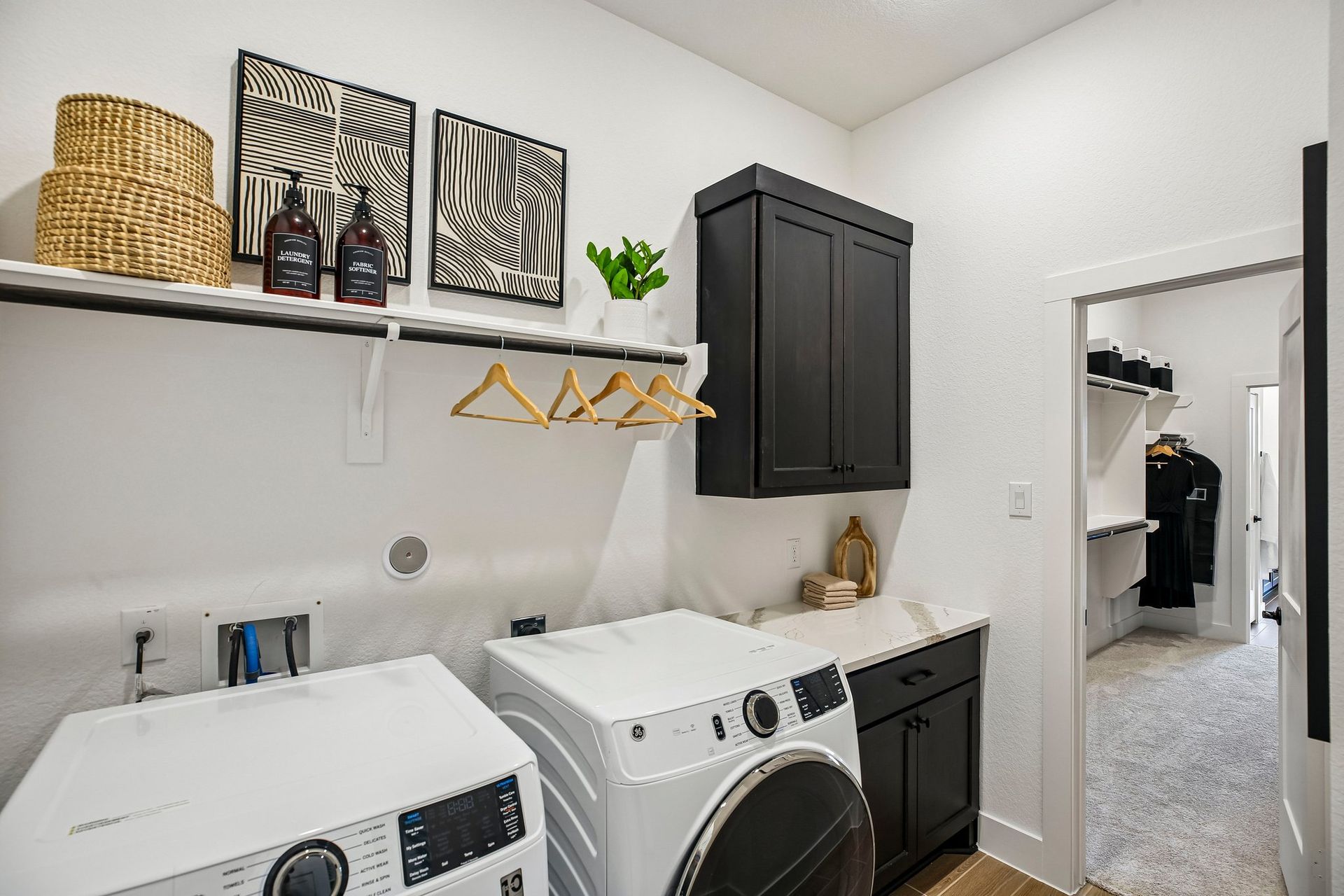 28-web-or-mls-Justin Dale Ln-S0708-028.jpg
