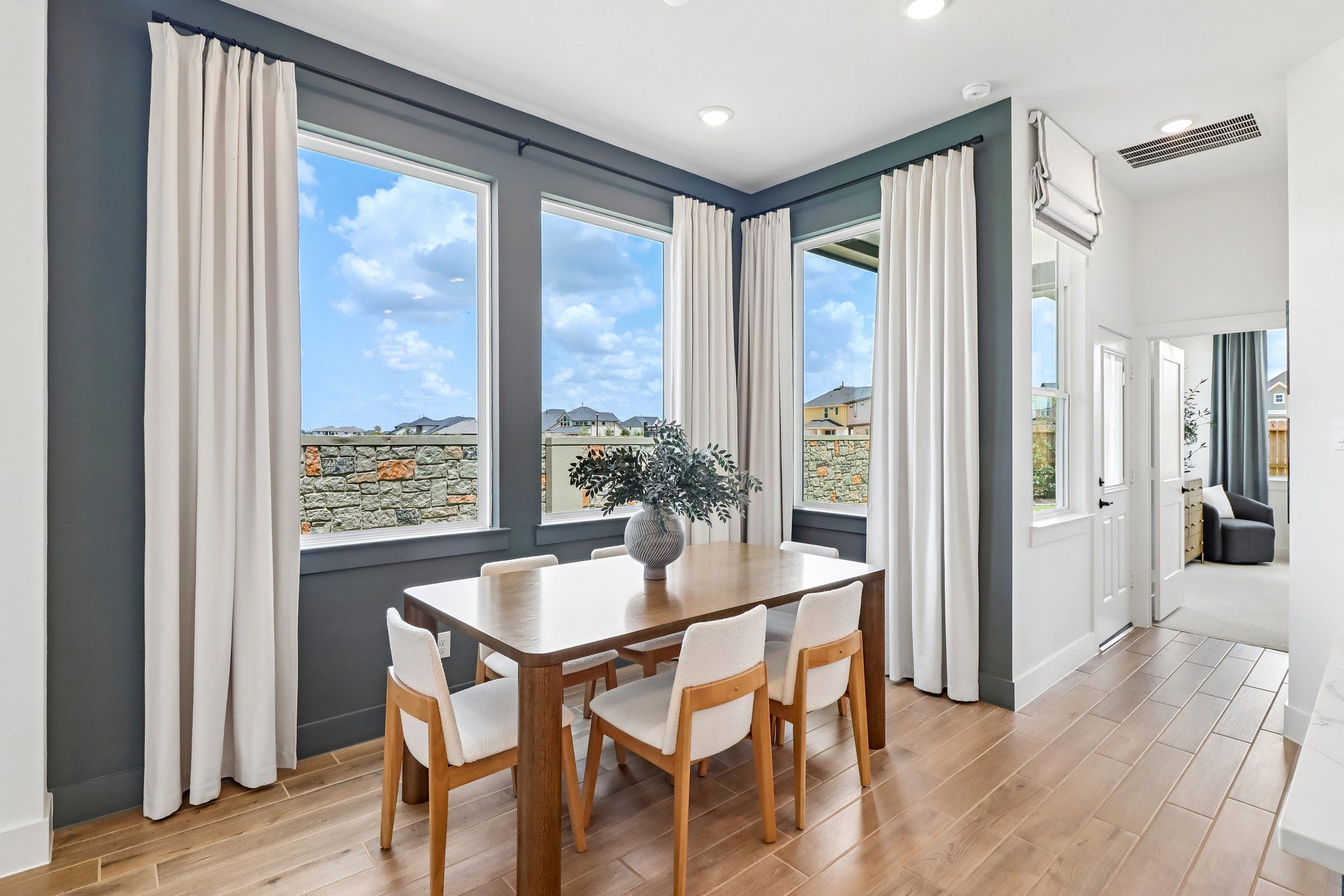 9-web-or-mls-Justin Dale Ln-S0708-009.jpg
