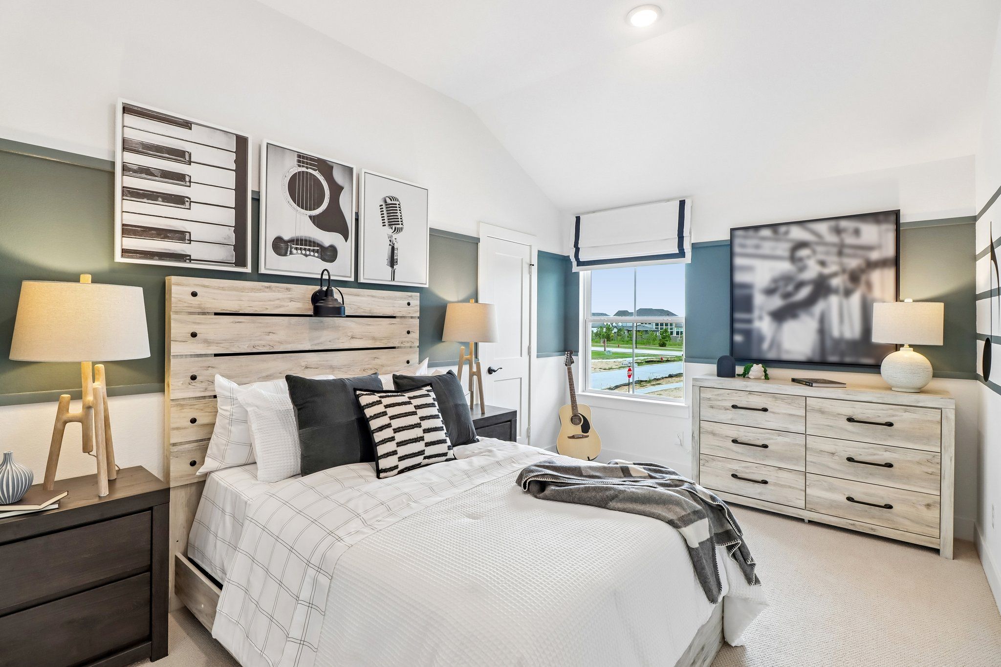16-web-or-mls-Justin Dale Ln-S0708-016.jpg