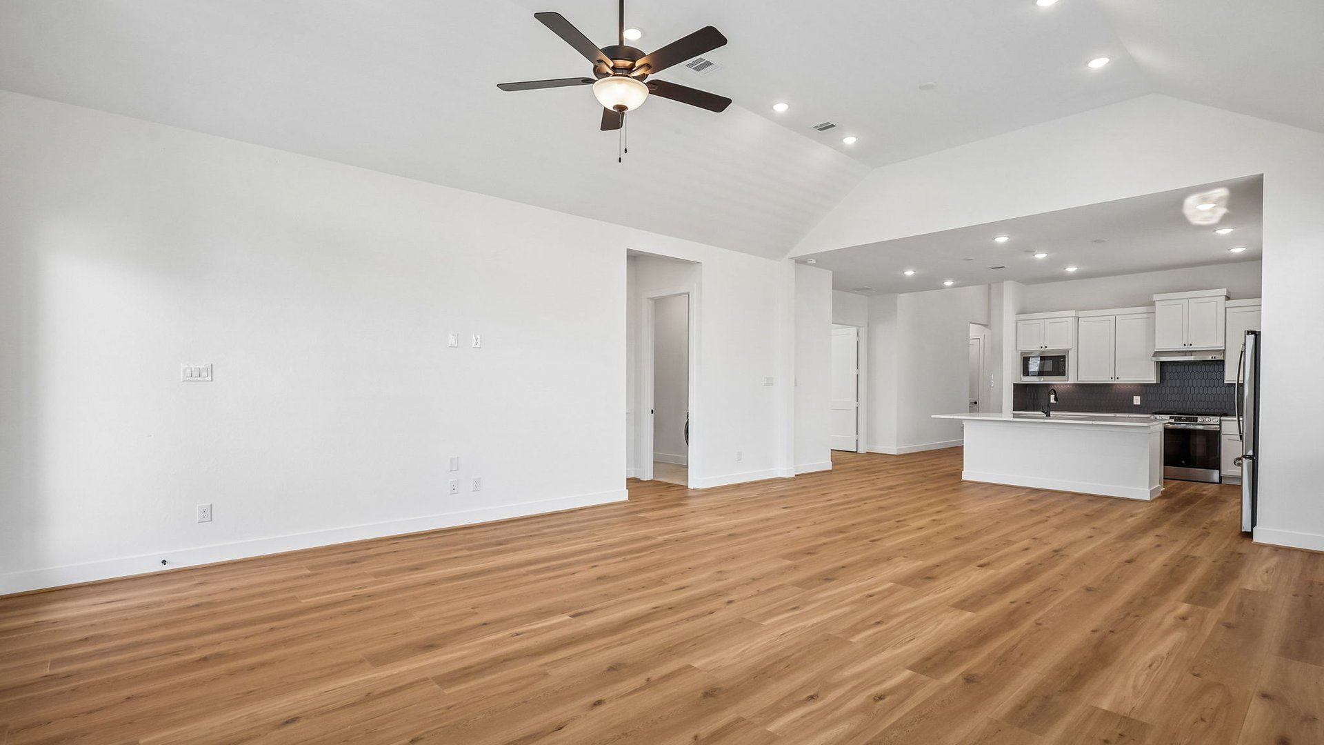 6-custom-2327 Garden Arbor Ln TOmball-S3105-006.jpg