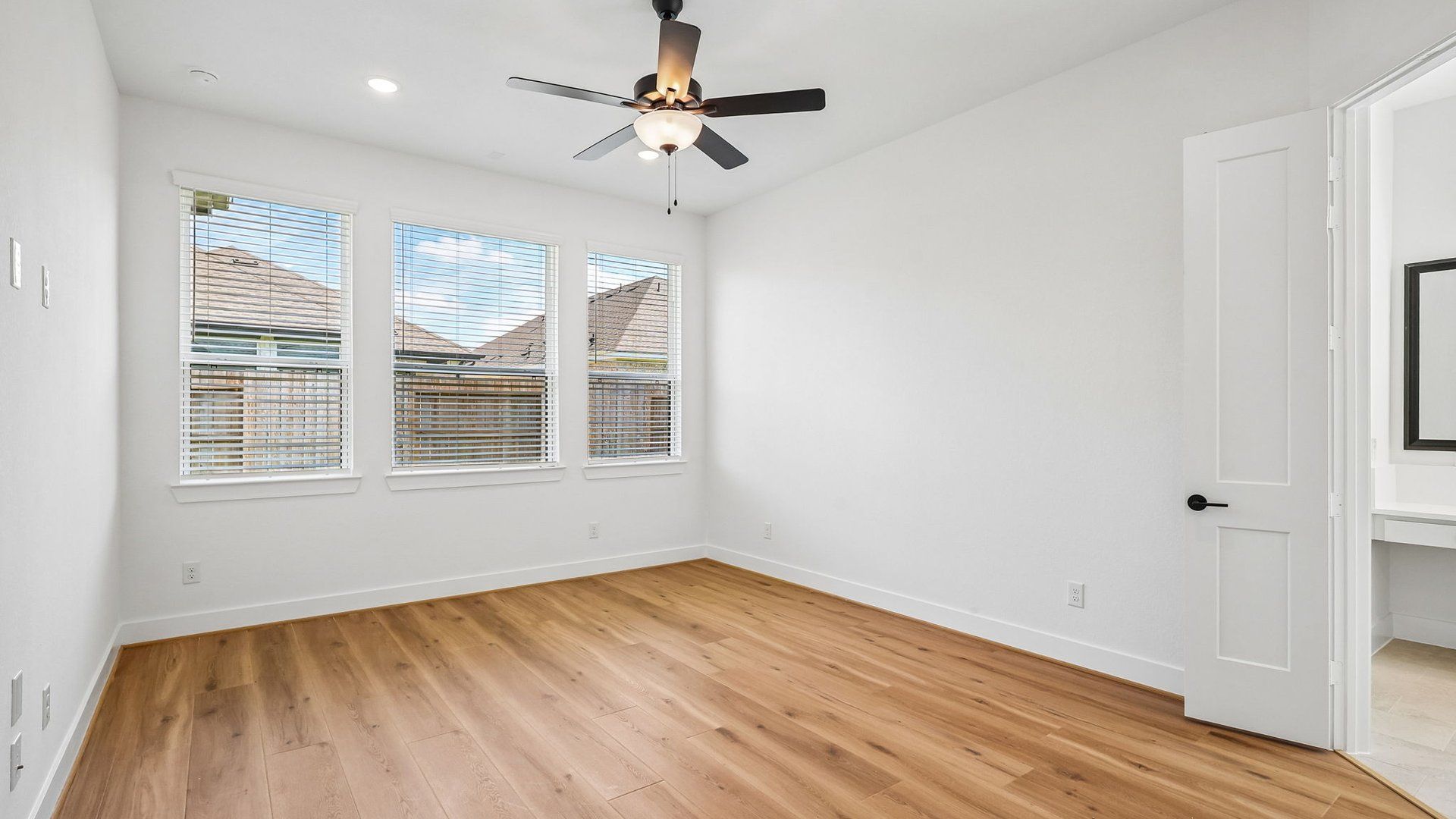 16-custom-2327 Garden Arbor Ln TOmball-S3105-016.jpg
