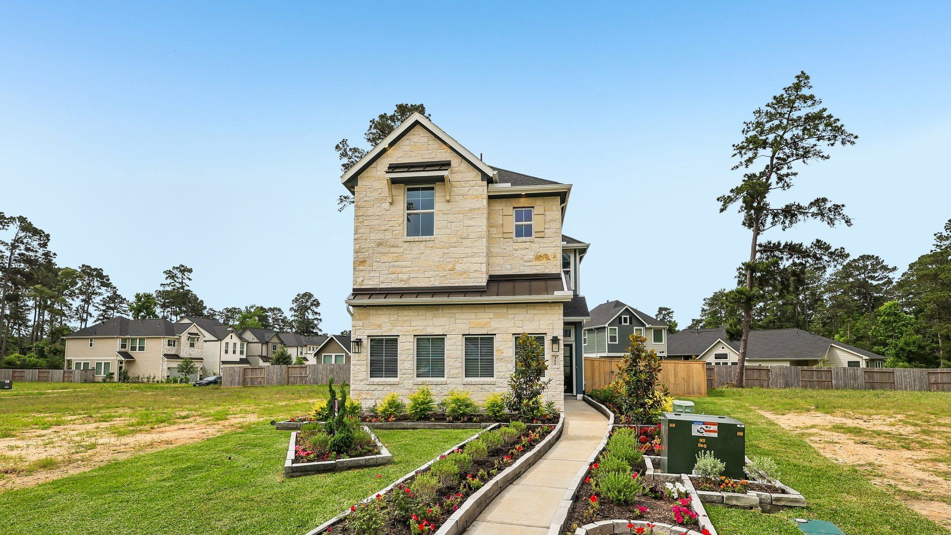 The Woodland Hills Chateau - Willis, TX