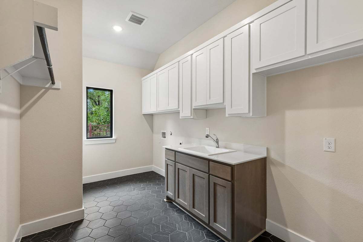 16-11220Hickory_016.jpg