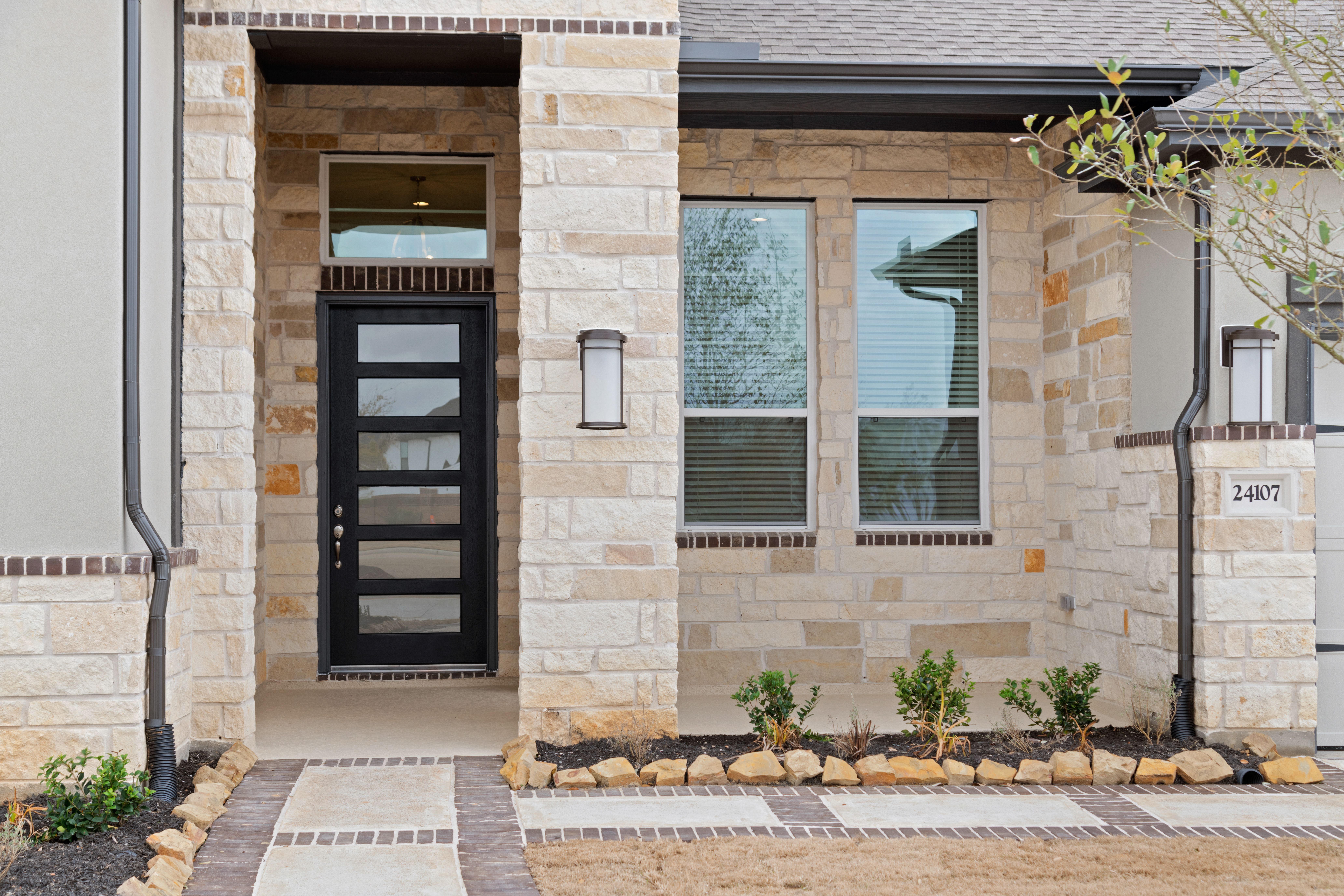 429 Canvasback Way. Waller, TX 77484