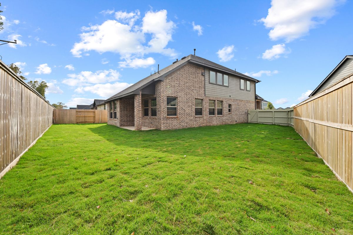 5527 Birchwood Glen Drive. Katy, TX 77493