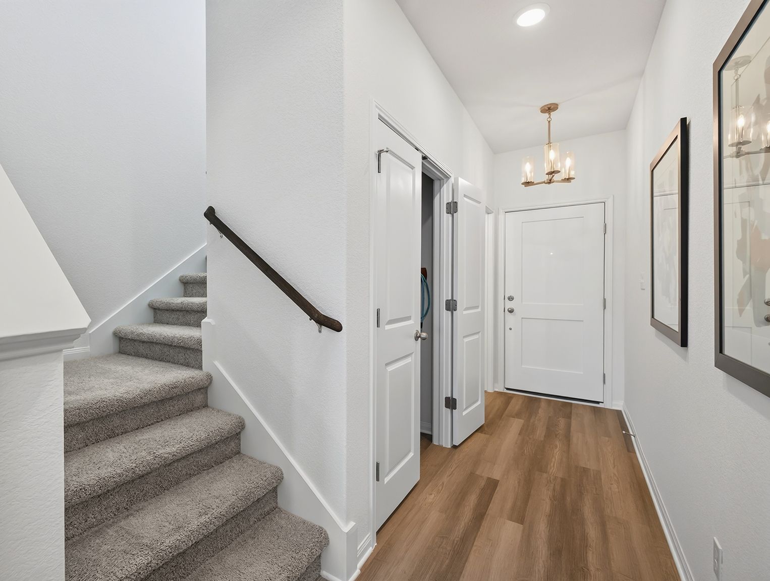 Plan 1582 Townhome Entry