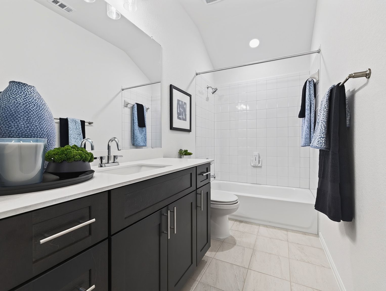 Plan 1582 Townhome Bath 2