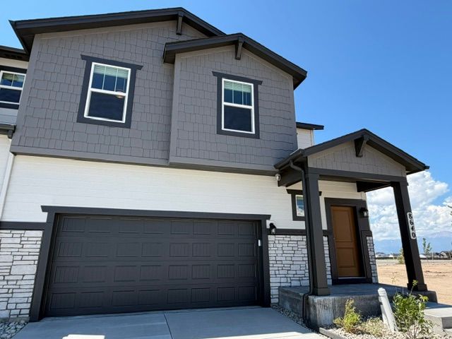 8640 Cedar Rapids Loop (Hillside Mountain Duo 4)