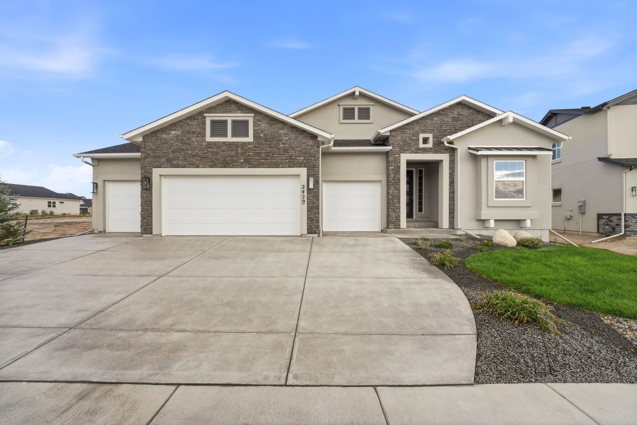 2429 Sangria Court (Paradise) Image