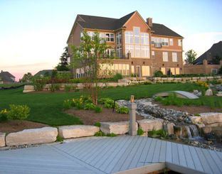 Dunhill Park por Compo Builders, Inc. en Detroit Michigan