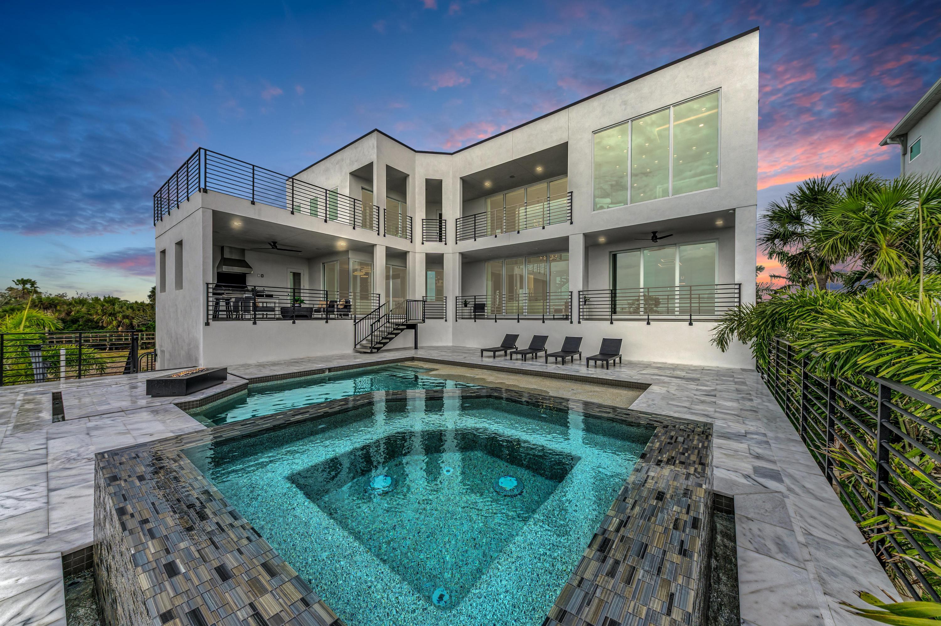 casa en Legends Bay por Medallion Home