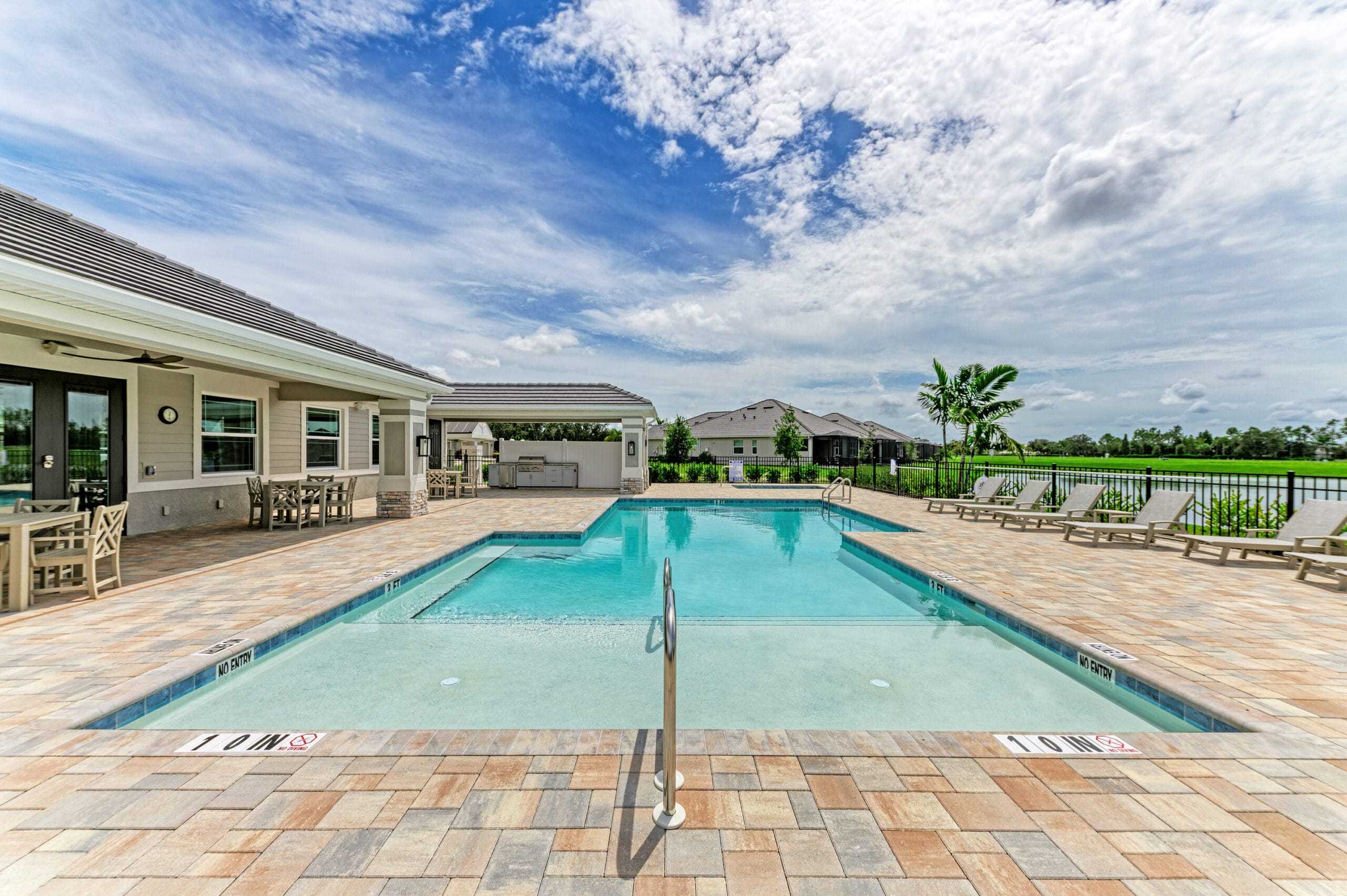 casa en The Laurels por Medallion Home