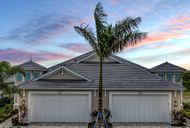 Watercolor Place Villas por Medallion Home en Sarasota-Bradenton Florida