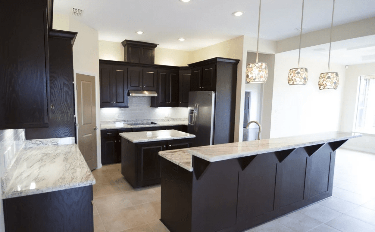 casa en Courtesy Custom Homes por Courtesy Custom Homes