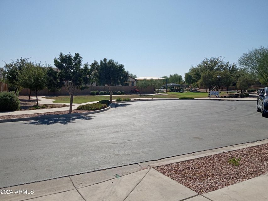 Cul-de-sac and Backs to Open Space
