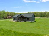 White Top Meadows Subdivision por Custom Smart Homes & Solar en Johnson City-Bristol Tennessee