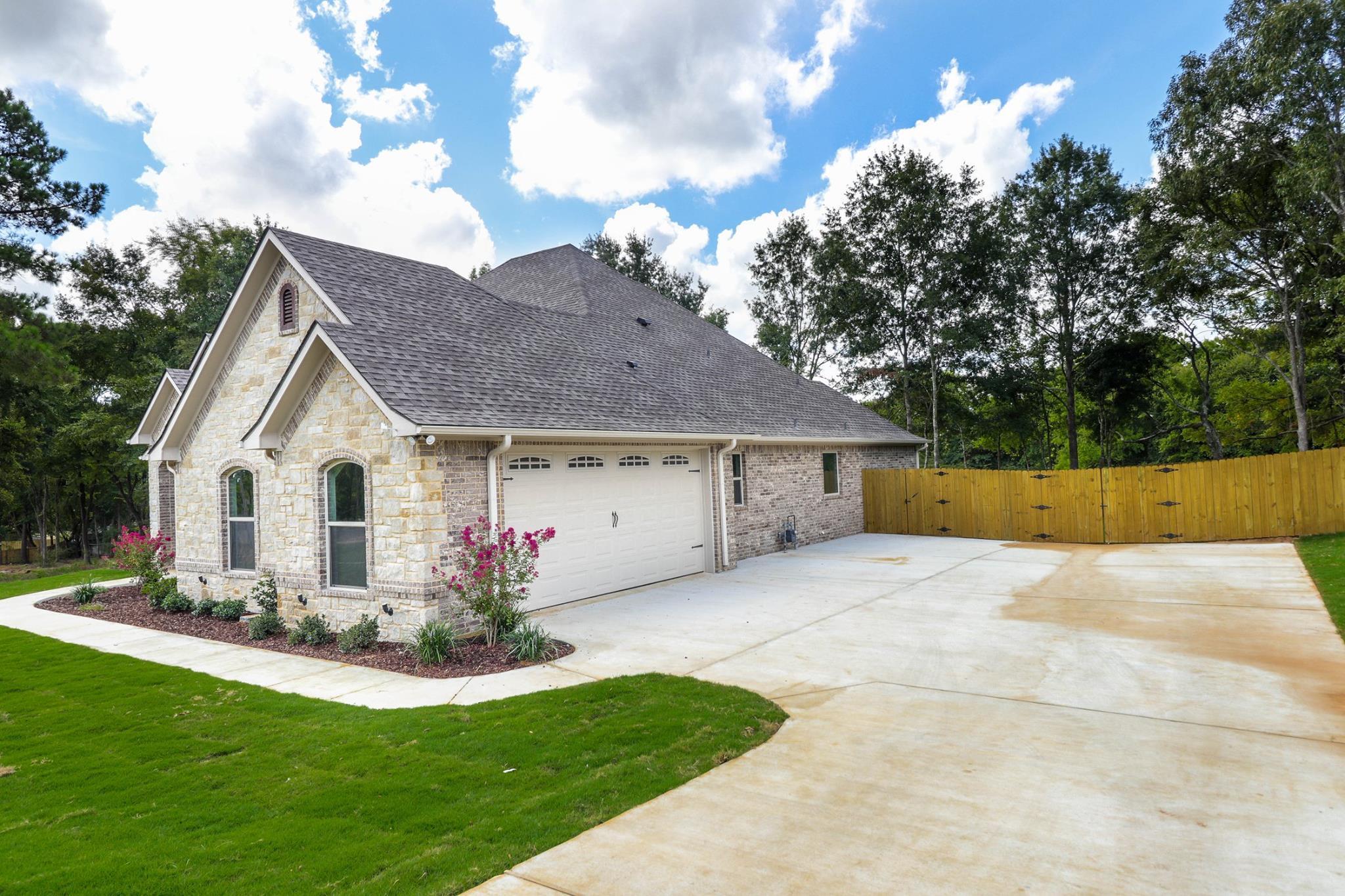 casa en Cypress Custom Homes por Cypress Custom Homes