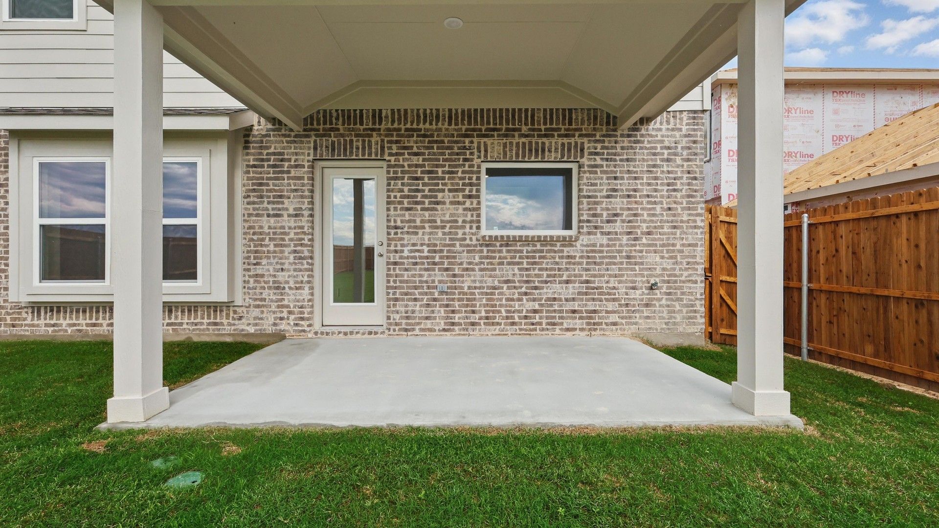 2618 Stowers Street (Latitude)