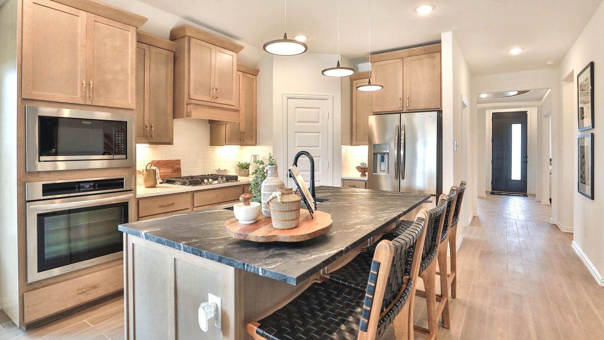 casa en Bridgeland Creekland Village por DRB Homes