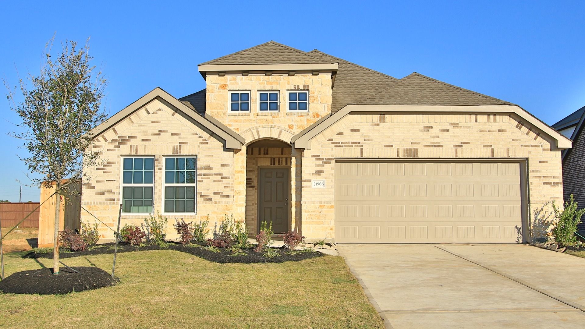 Paramount - Oakwood Estates: Waller, Texas - DRB Homes