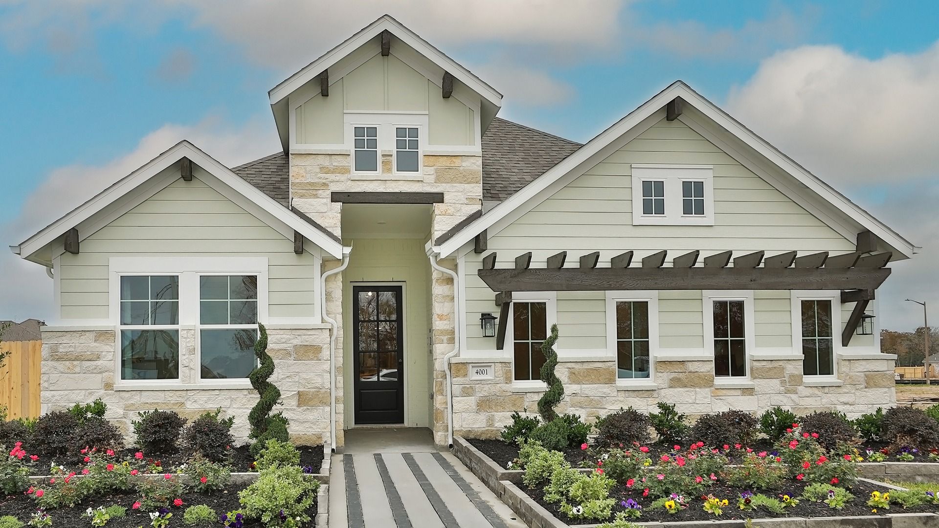 Enjoy the peaceful serenity and modern elegance of new homes in Waller, TX