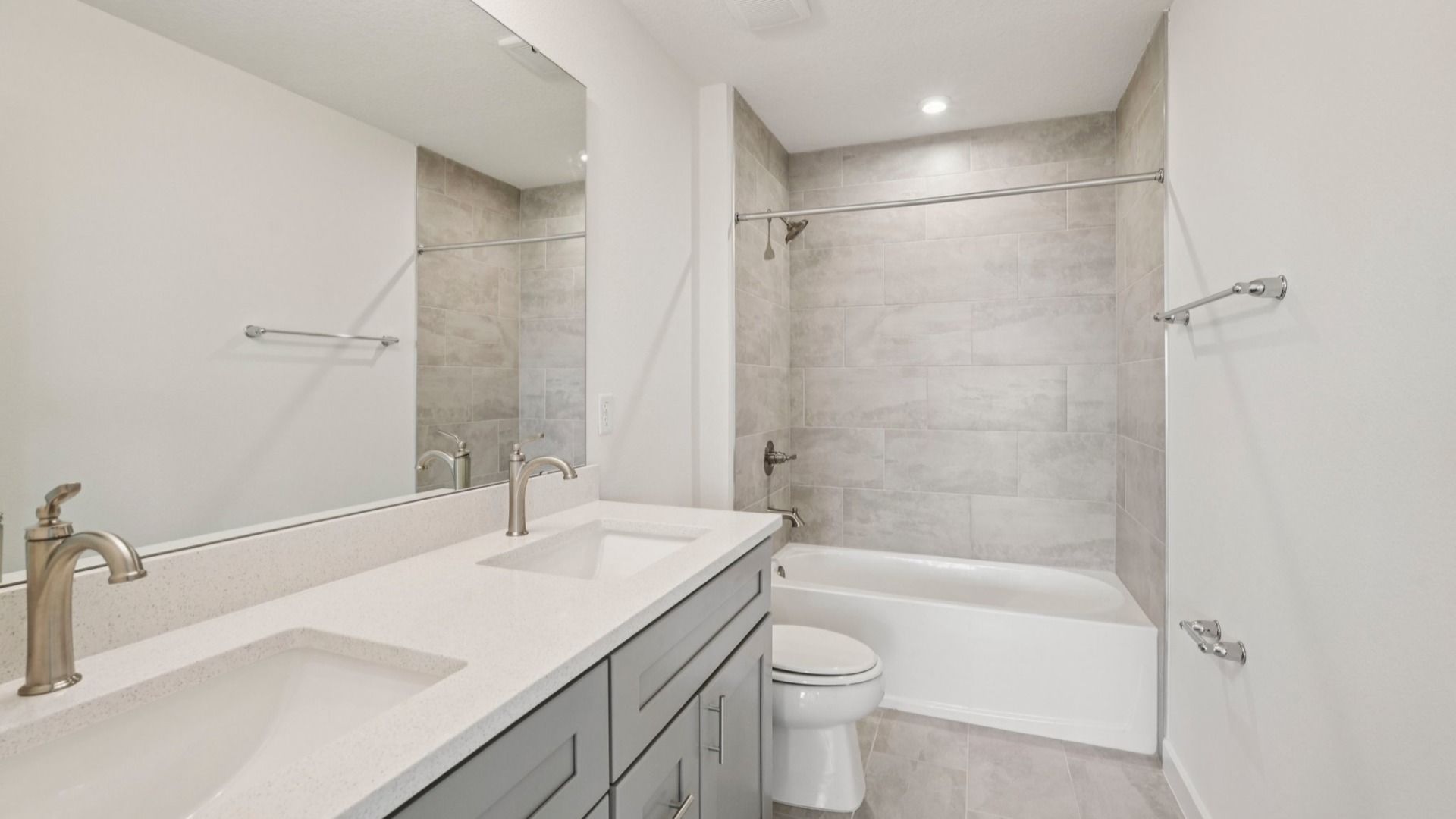 Third Bedroom located in the Jupiter in Hamilton Bluff located in Haines City, FL.