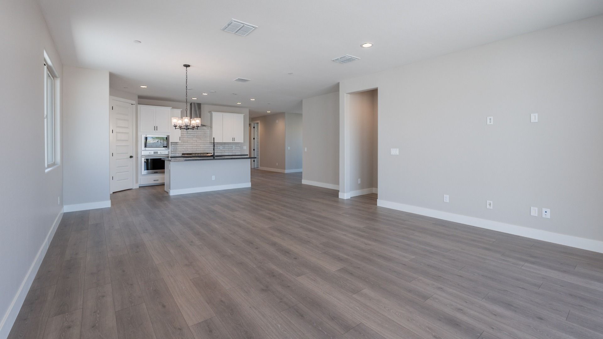 32000 N 117th Ave (Clover)