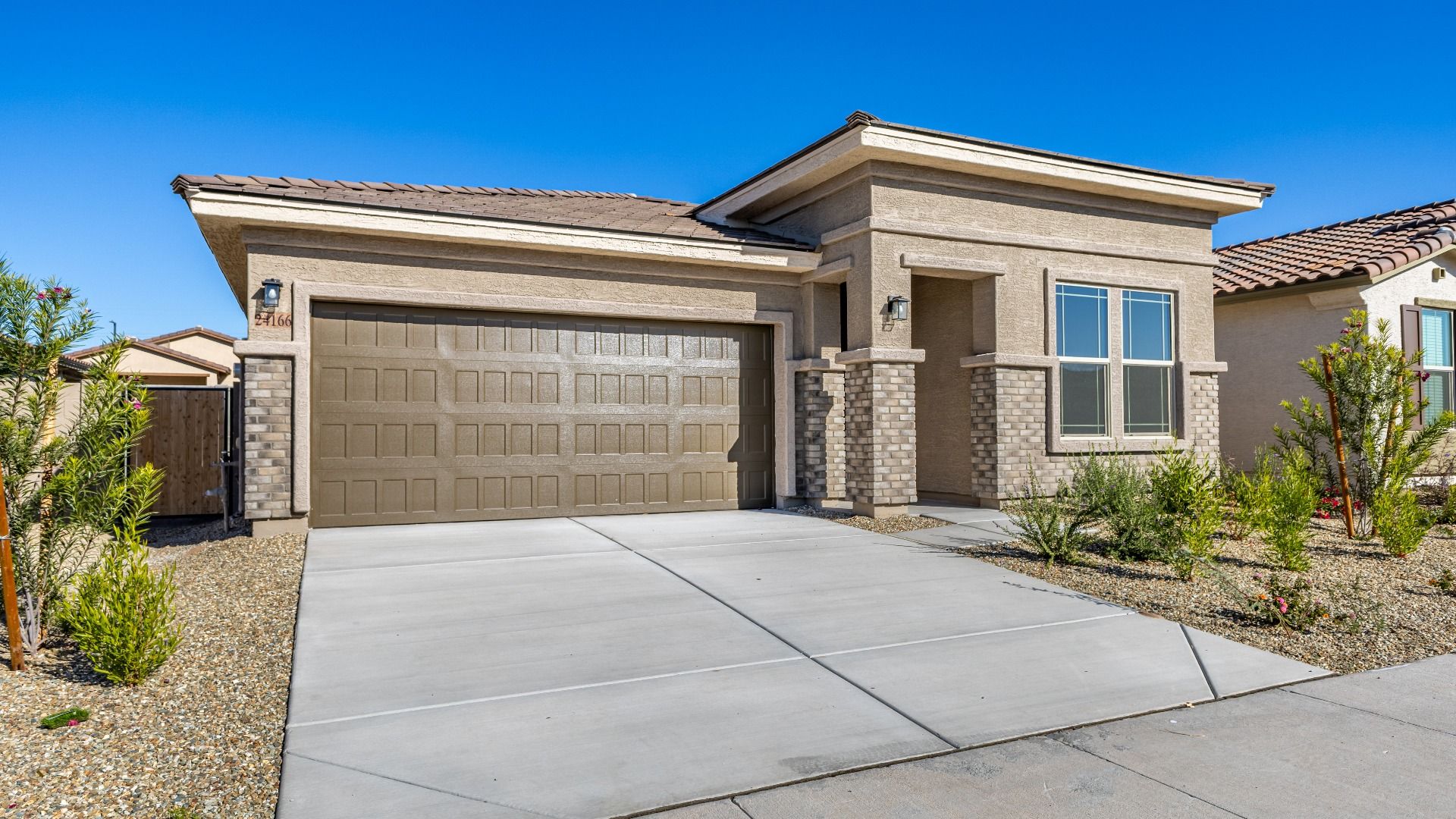 24166 W Hilton Ave (Clover - Castillo)