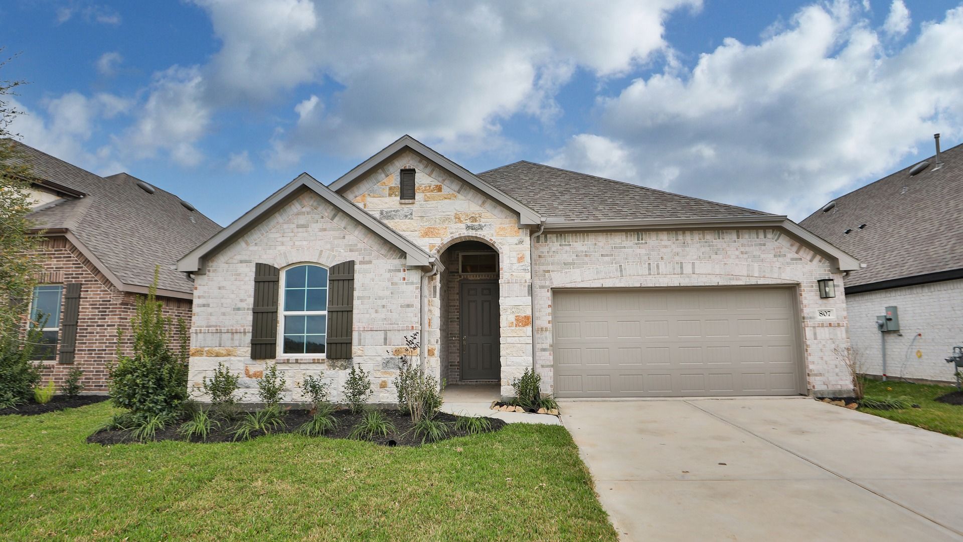 807 Evergreen Forest Lane (Mahogany)