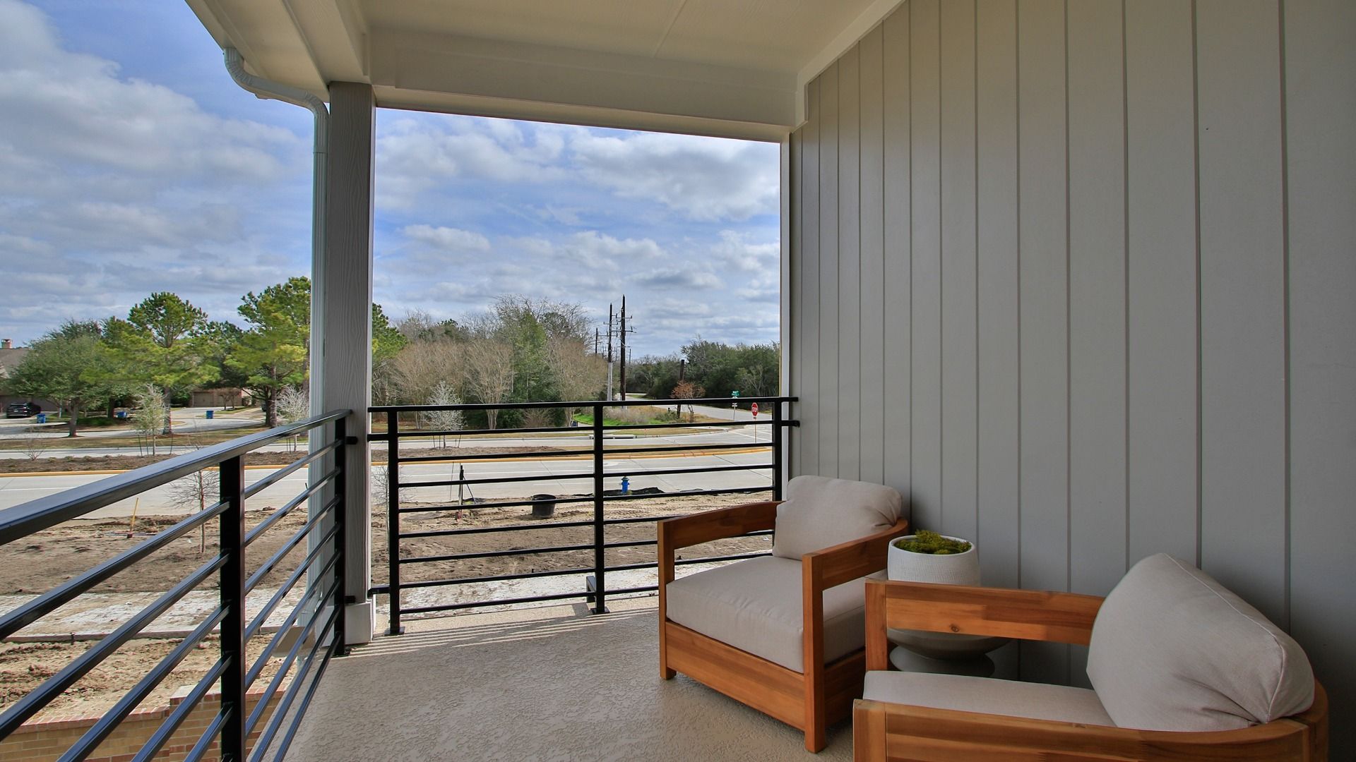 Modern outdoor retreat in Bridgeland Central with seating and open-air views.