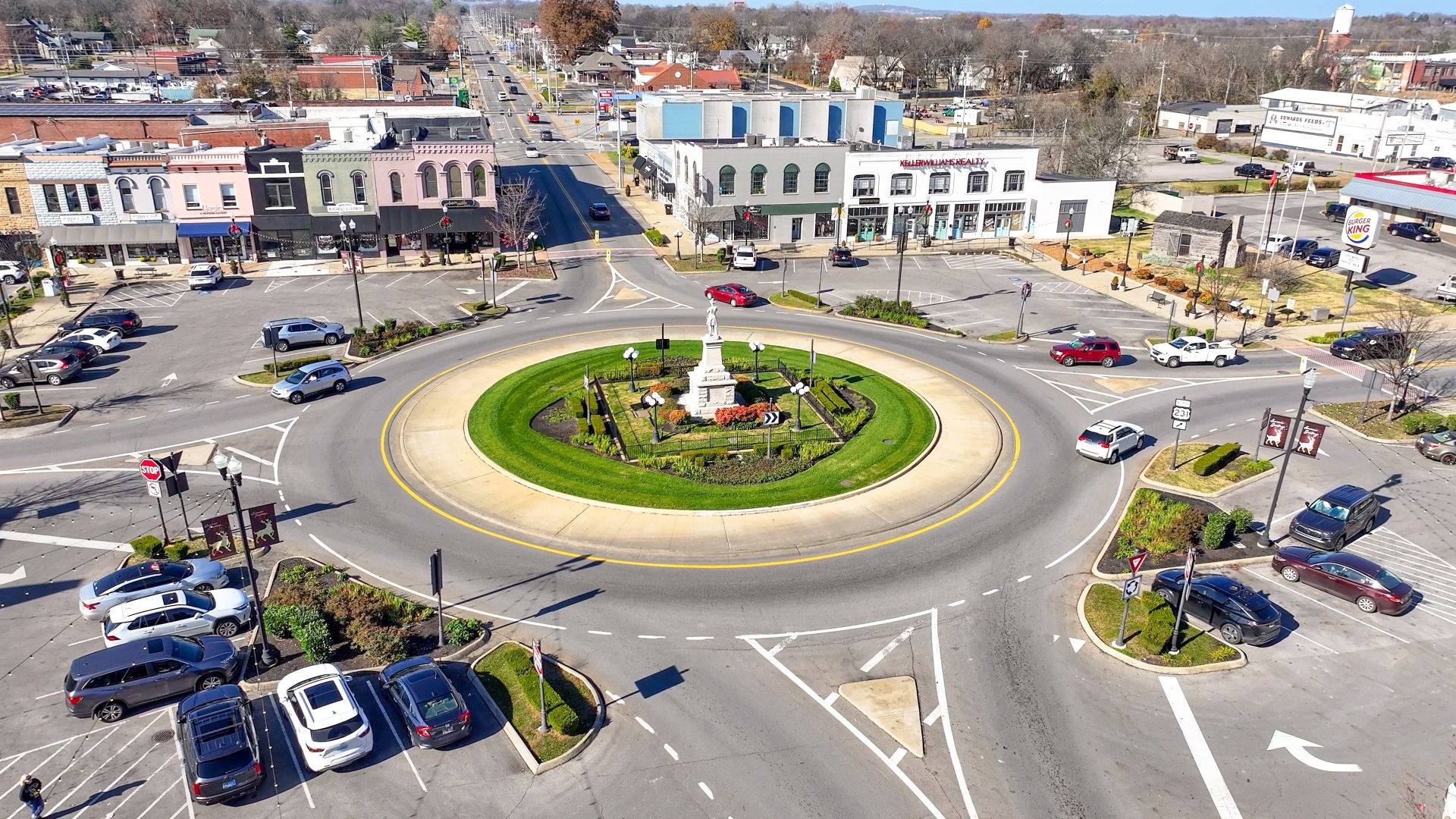 The Downtown Public Square area, with its retail and dining options, is a highlight of living in Lebanon