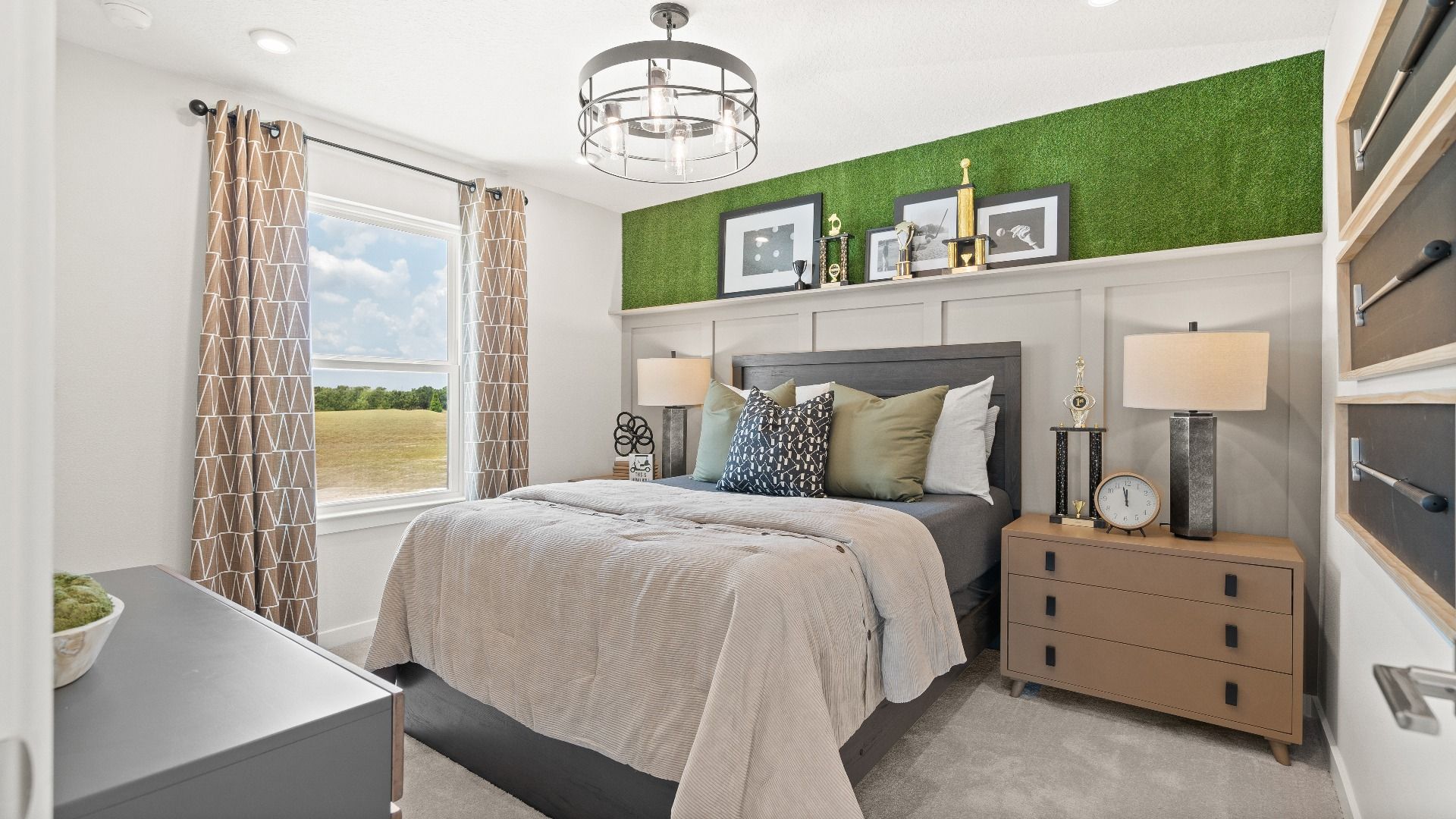 The Jupiter - Second Floor Bedroom Golf Themed room