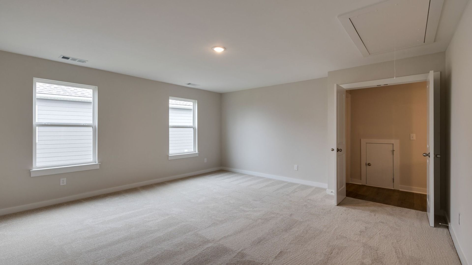 Large bonus room with flexible use cases