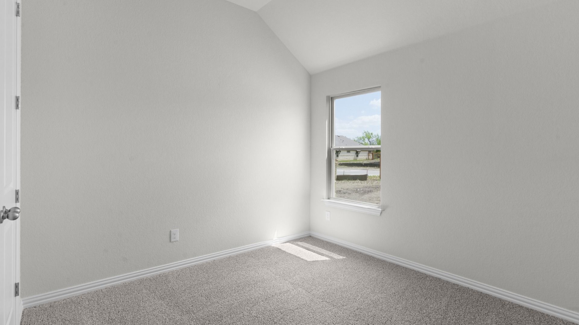 Comfortable secondary room with plenty of natural light