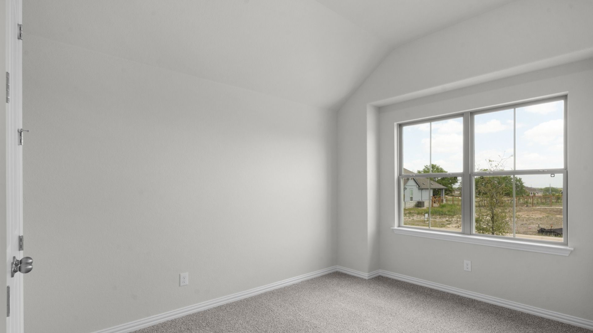 Comfortable secondary room with plenty of natural light