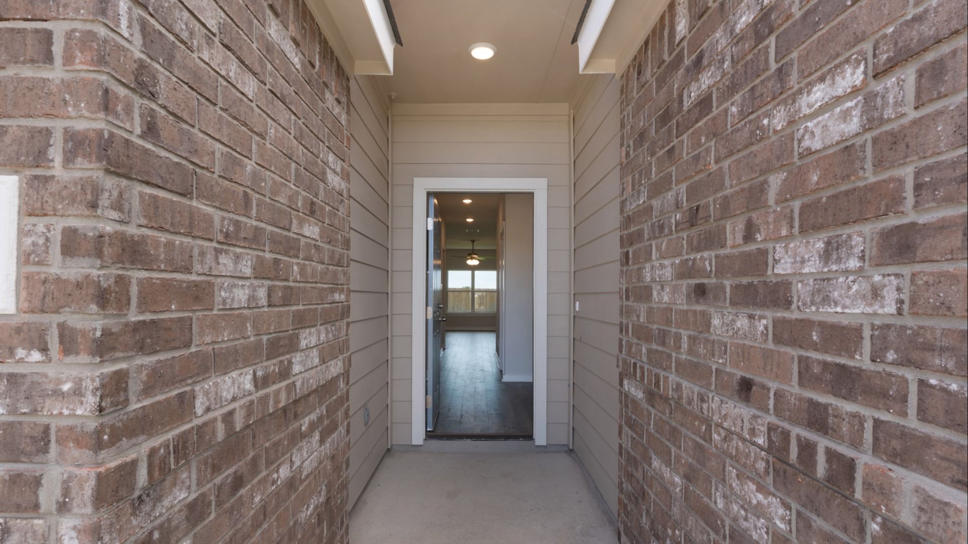 Exterior of 2506 White Daisy Hill