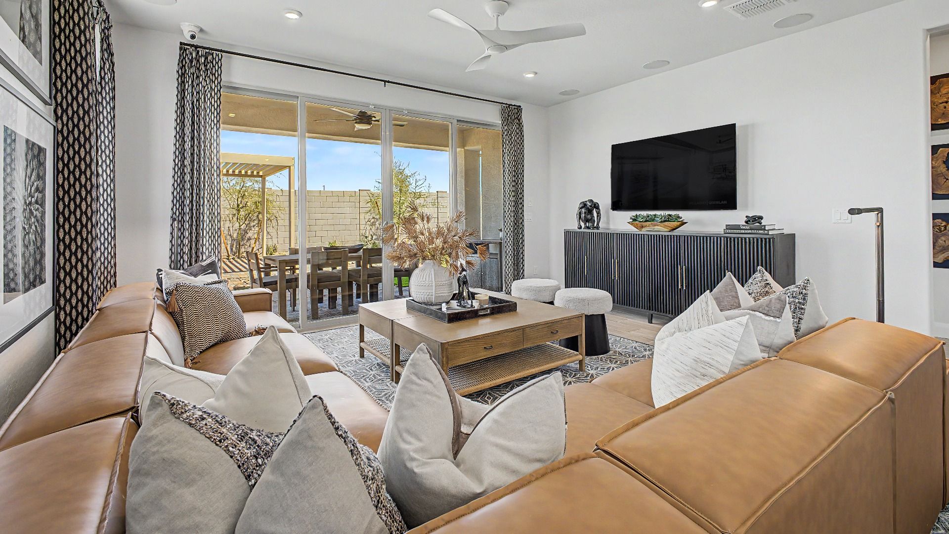 casa en Apache Farms por DRB Homes