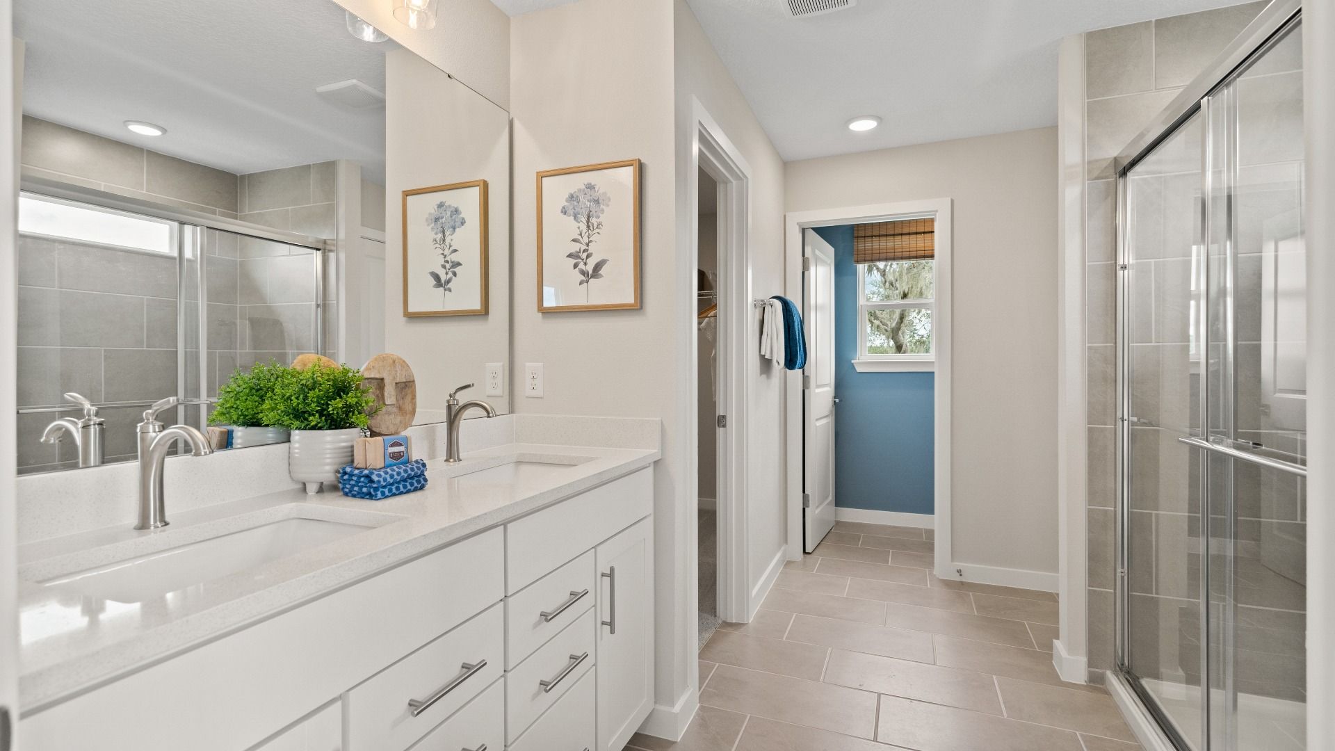 Primary En Suite Bath in Ponte Vedra New Home Plan in Hamilton Bluff in Haines City, FL by DRB Homes