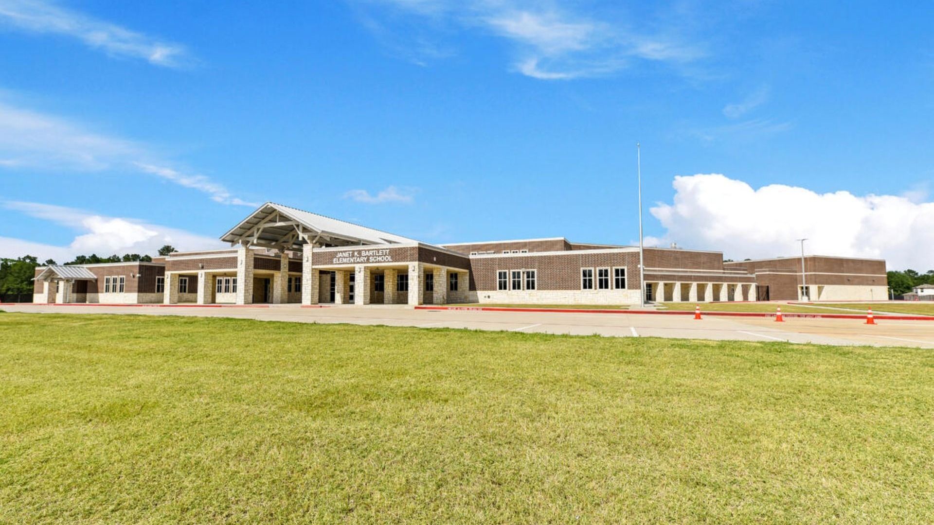 On-site Janet K. Bartlett Elementary School in Cielo
