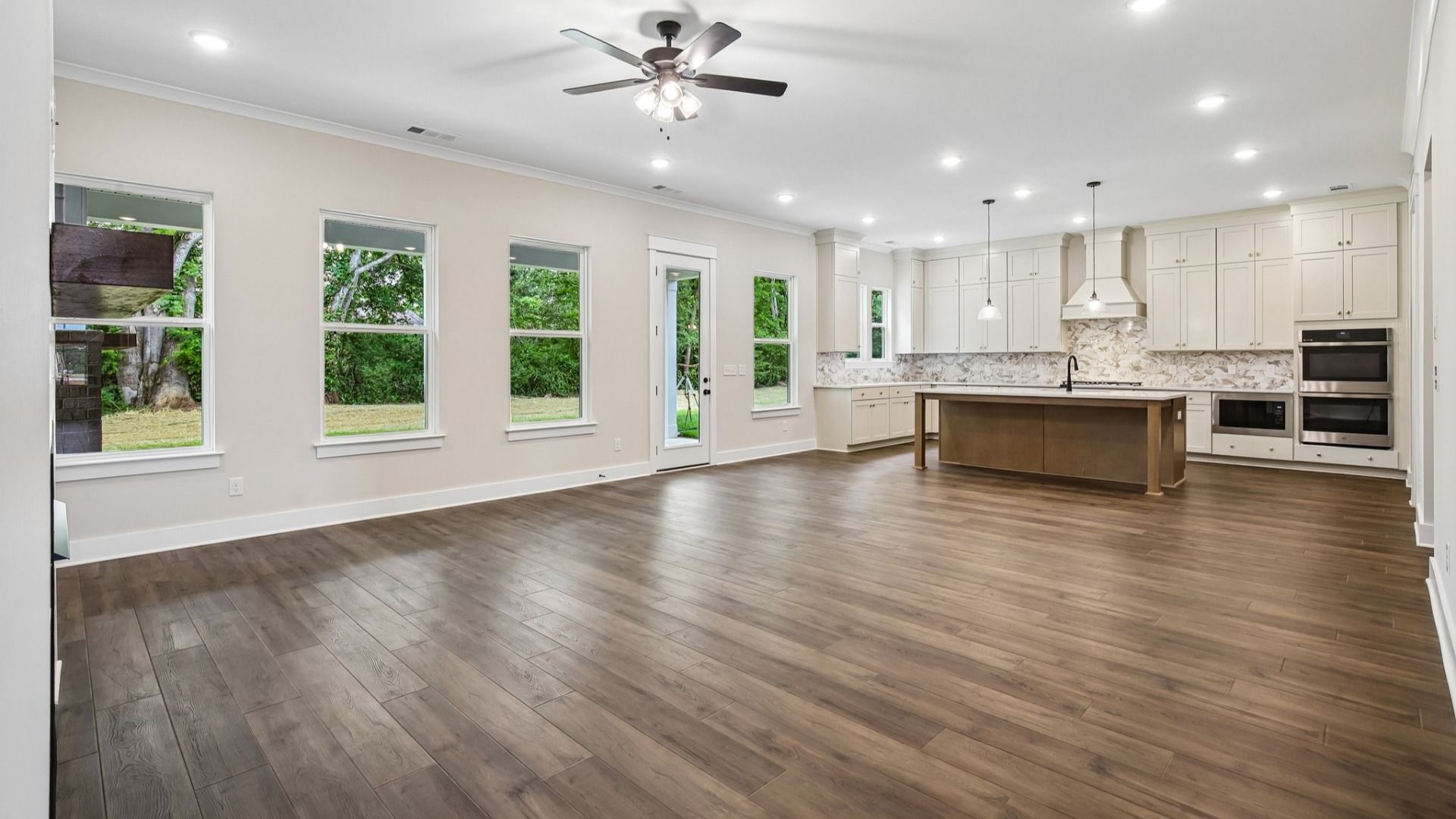 Gathering room with access to kitchen