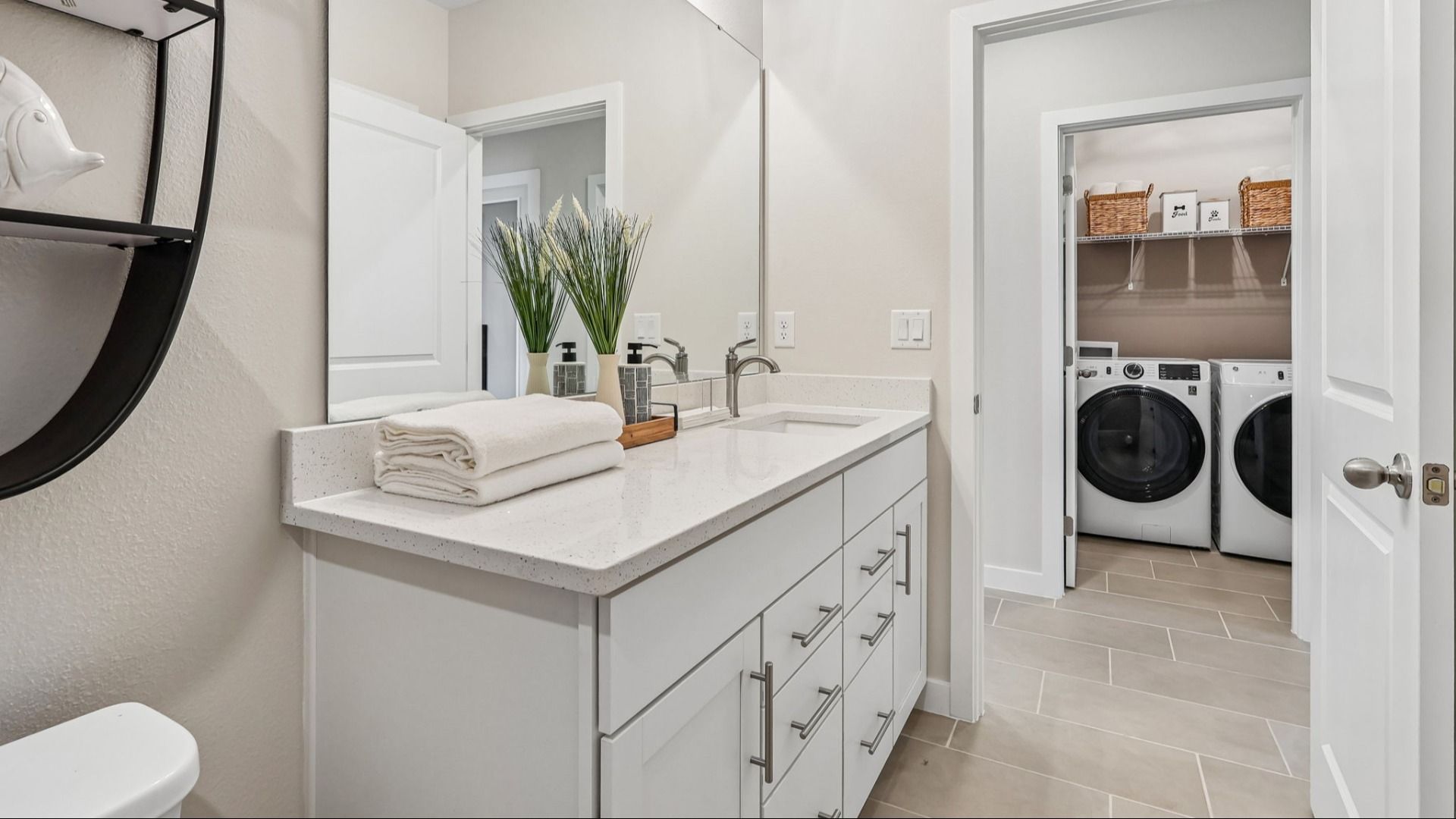 Flagler Floor Plan Secondary Bathroom by DRB Homes in Willowbrook North New Homes in Winter Haven Florida