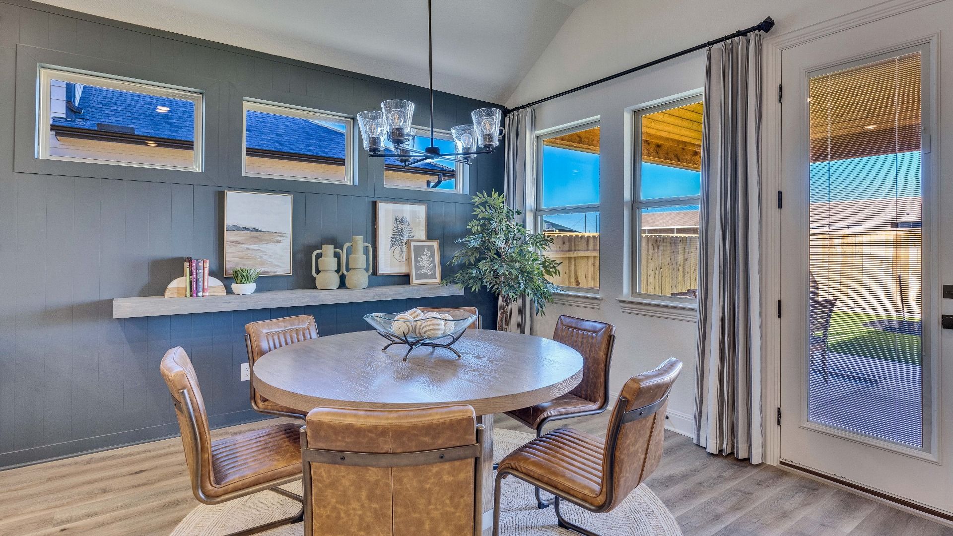*Photos may not be of actual home. Photos may be of similar home/floorplan.