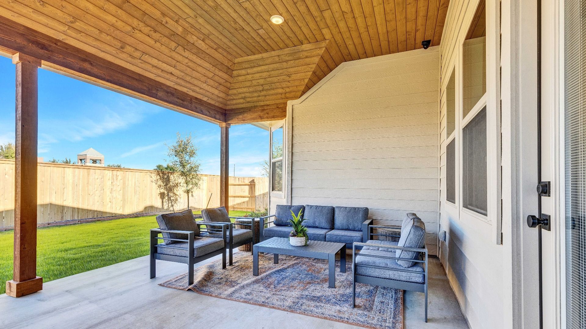 *Photos may not be of actual home. Photos may be of similar home/floorplan.