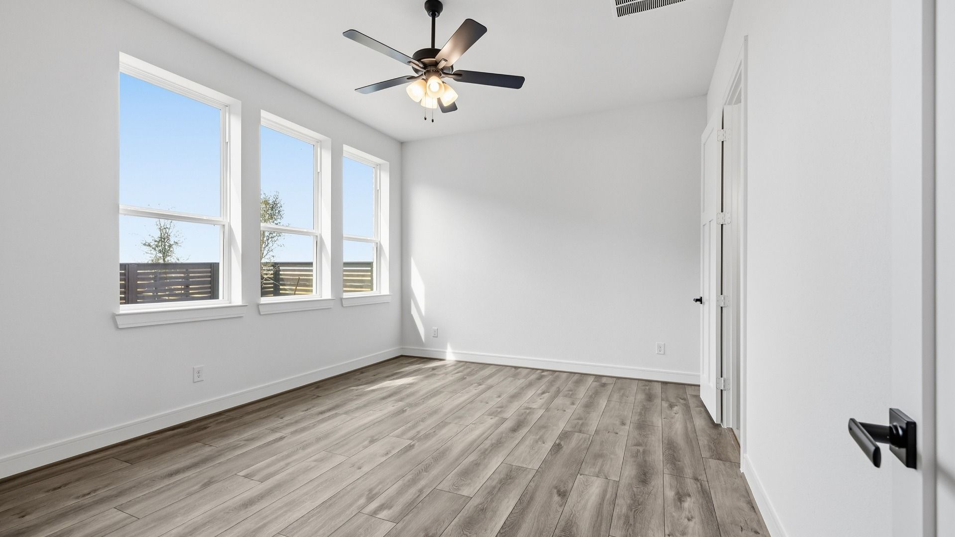 This is a representative photo of floor plan.